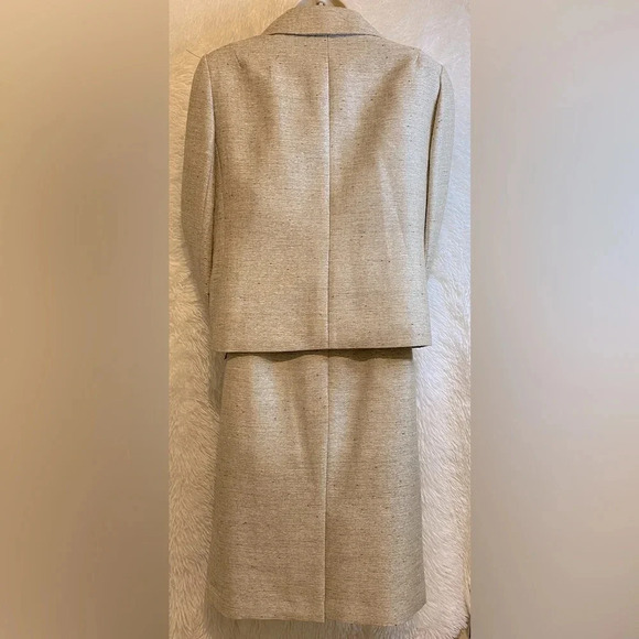 NWT Kasper Light Brown/ beige Three pieces Skirt Suit. Size 10 PETITE. - Picture 3 of 16